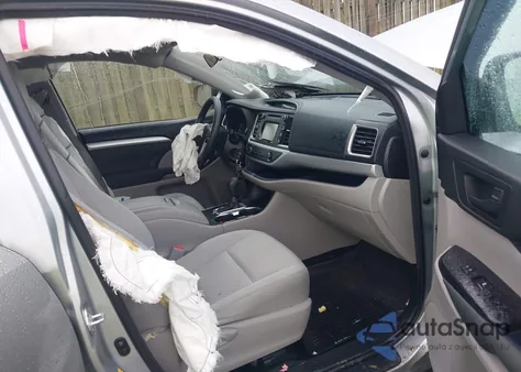 2018 Toyota Highlander Le из США, поврежденный, VIN 5TDZARFH2JS037796